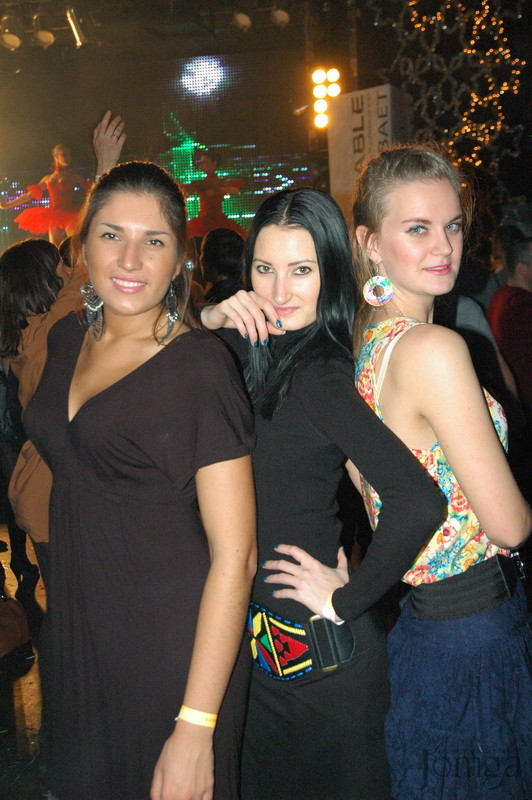 Фотография с ЛЮБОВЬ ВНЕ ВРЕМЕНИ в Батыр