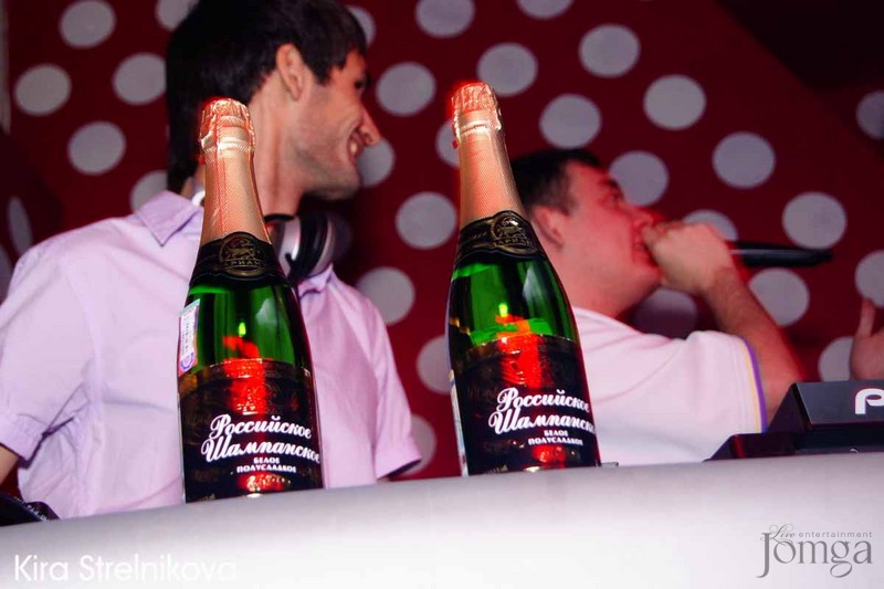 Фотография с Один год проекту "CANDY SHOP"! СПЕЦ. ГОСТЬ — DJ HАM (г. Казань) в Пятерочка