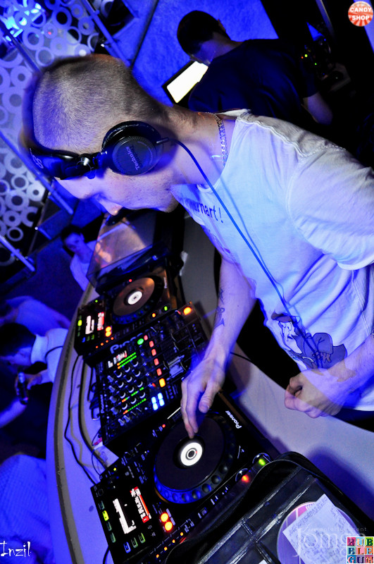 Фотография с R&B проект "Candy Shop" (DJ Range) в Пятерочка