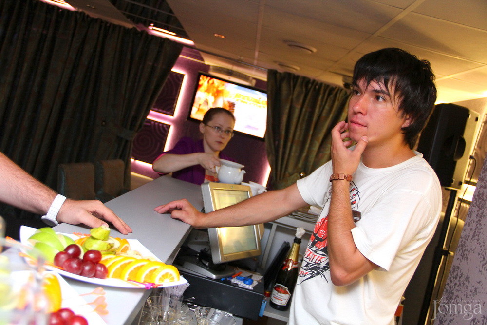 Фотография с ОТКРЫТИЕ КАРАОКЕ-БАРА  «ELVIS»!!! в Пятерочка