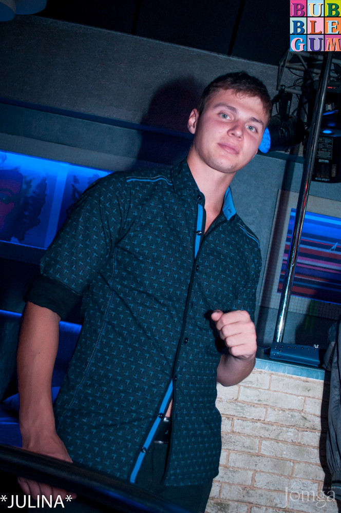 Фотография с  R&B проект - V.I.P. в Пятерочка