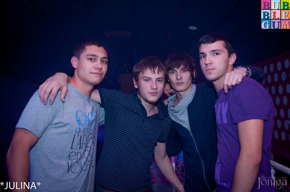 Фотография с 3D - Эротический сеанс в формате 3 DJ'S в Пятерочка